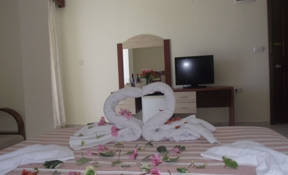 Ado Beach Hotel Turgutreis Eksteriør bilde